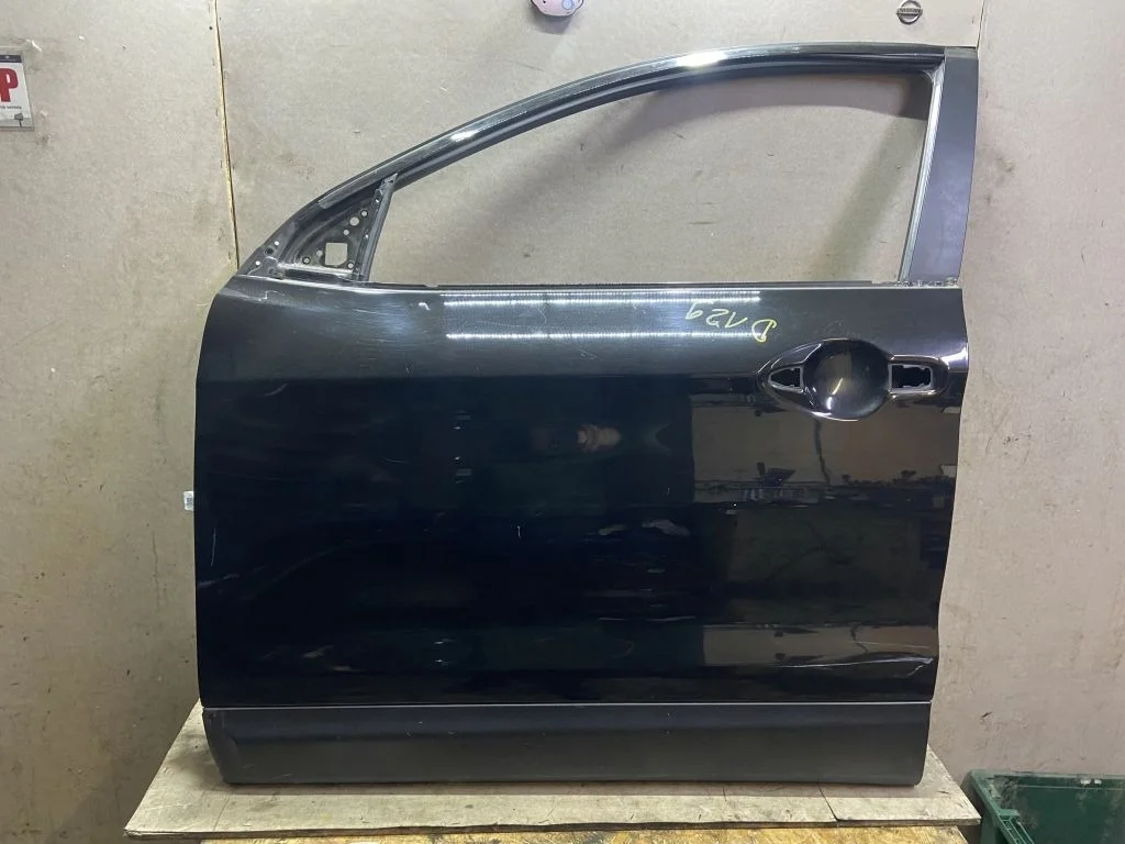 Дверь передняя левая Nissan Qashqai J11 С ДЕФЕКТОМ