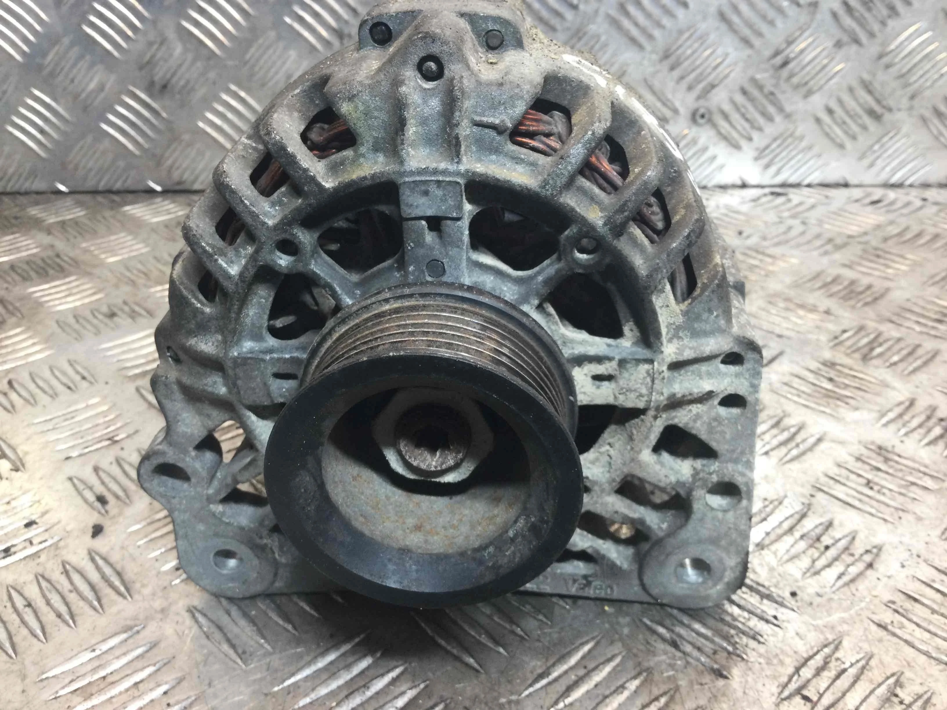 Генератор Volkswagen Golf 4 поколение (1997-2004) бензин 2.0 i Механика Х/б