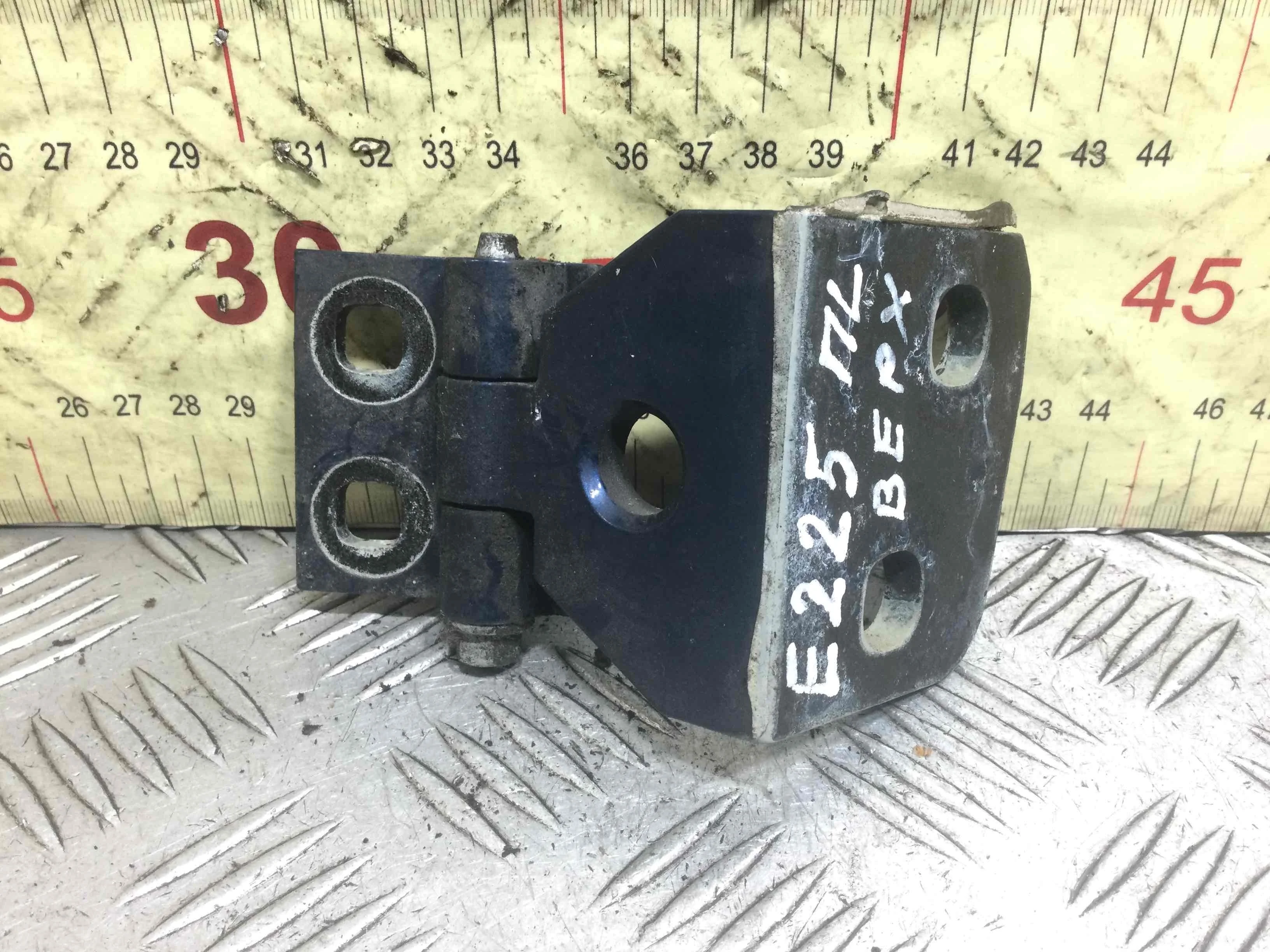 Петля двери передней левой BMW X3 E83 (2003-2006) бензин 2.5 i Автомат Кроссовер