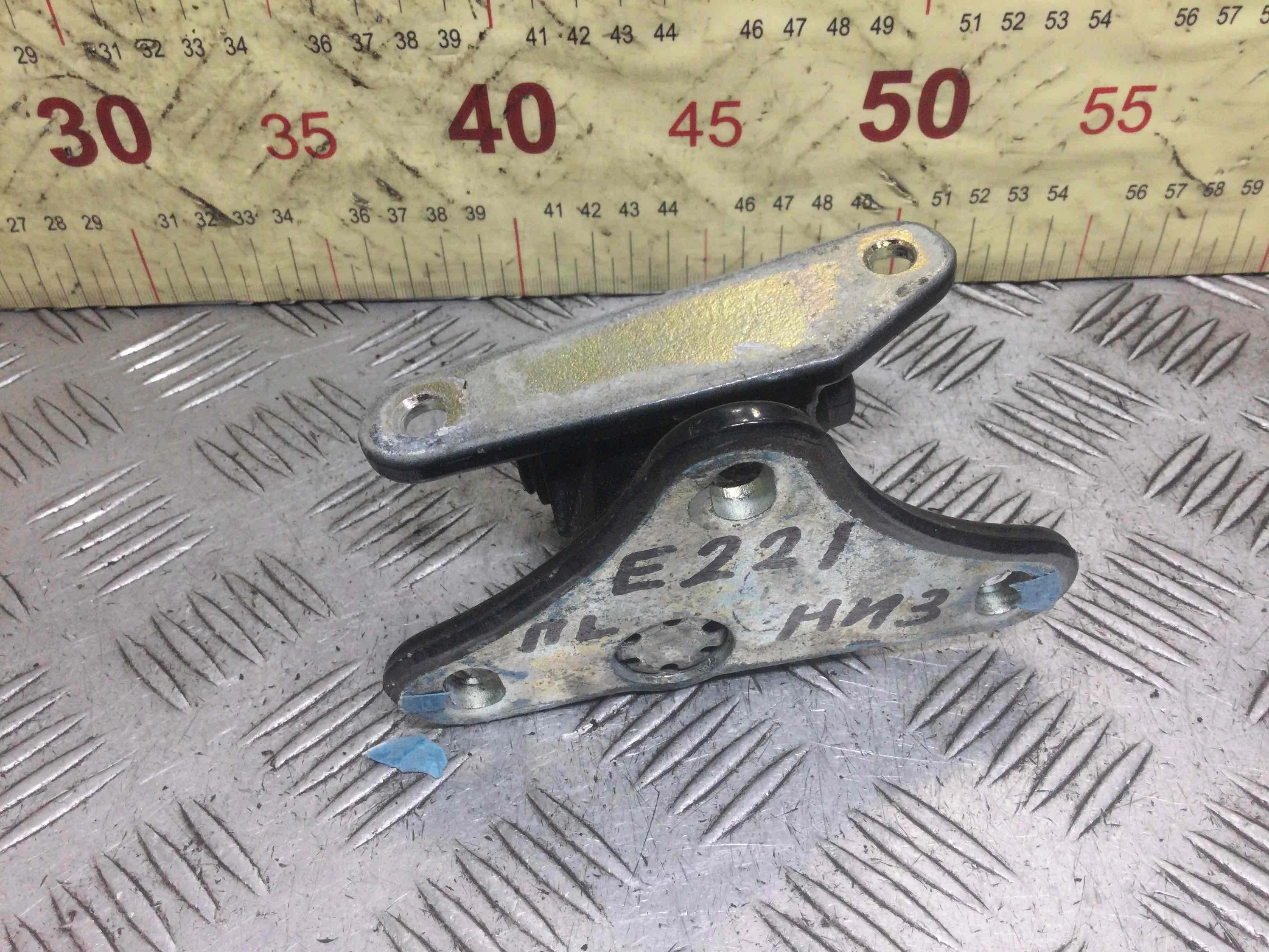 Петля двери передней левой Mercedes ML W164 (2005-2008) дизель 3.0 CDI Автомат Внедорожник