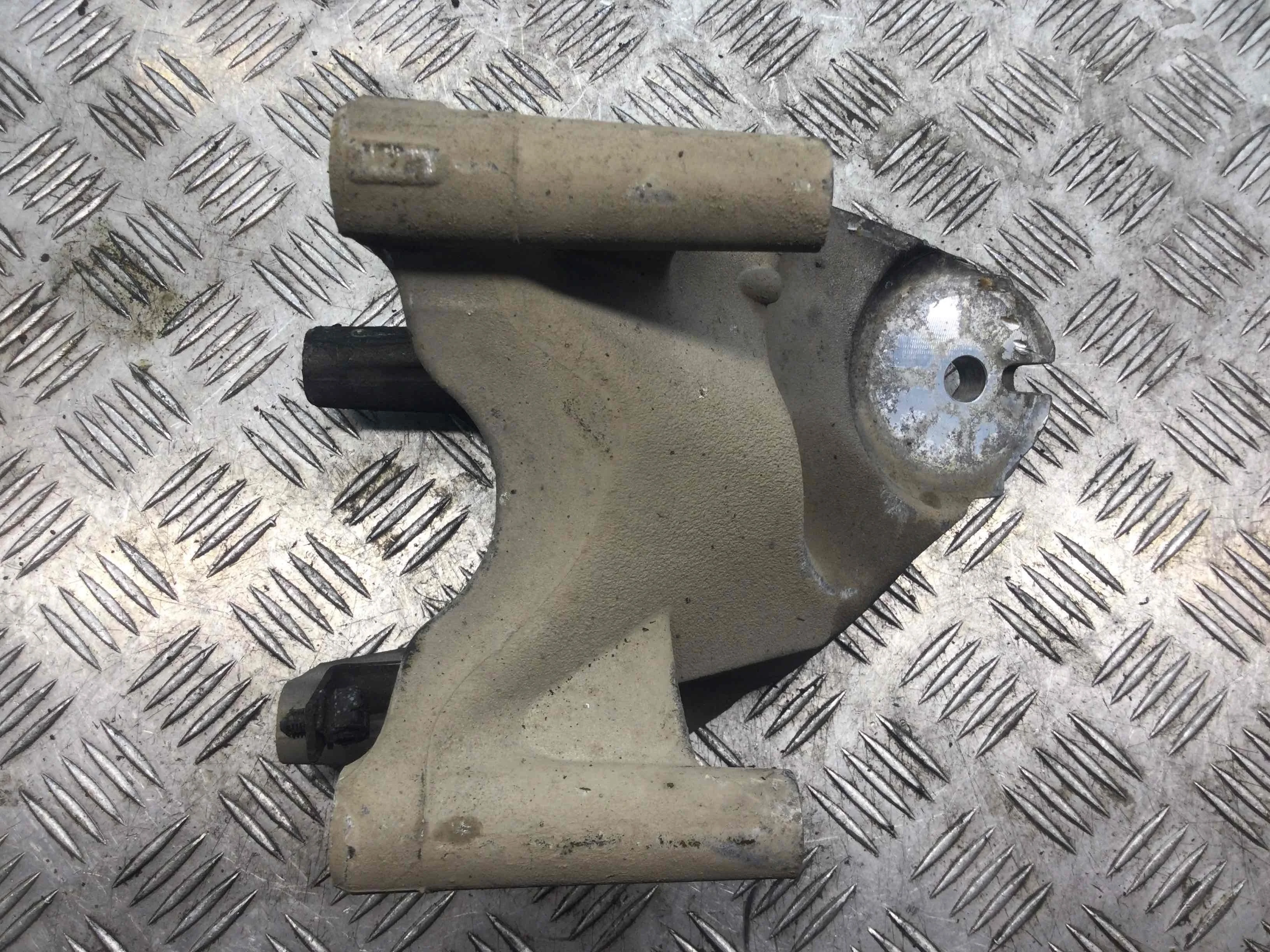 Кронштейн двигателя Volkswagen Touareg 1 поколение 2002-2007 дизель 2.5 TDI Автомат Внедорожник