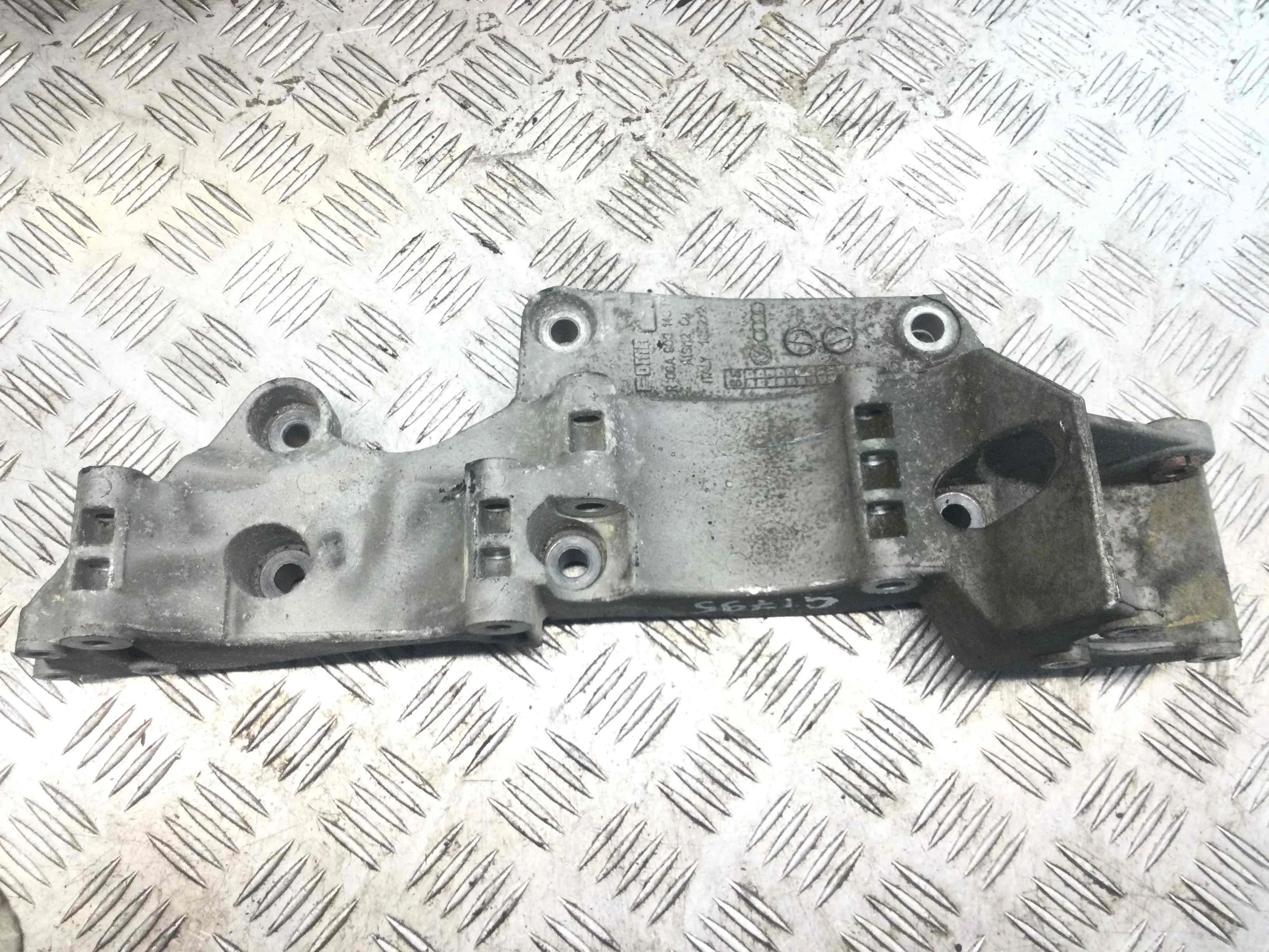 Кронштейн гидроусилителя Volkswagen Golf 4 поколение (1997-2004) бензин 2.0 i Механика Х/б