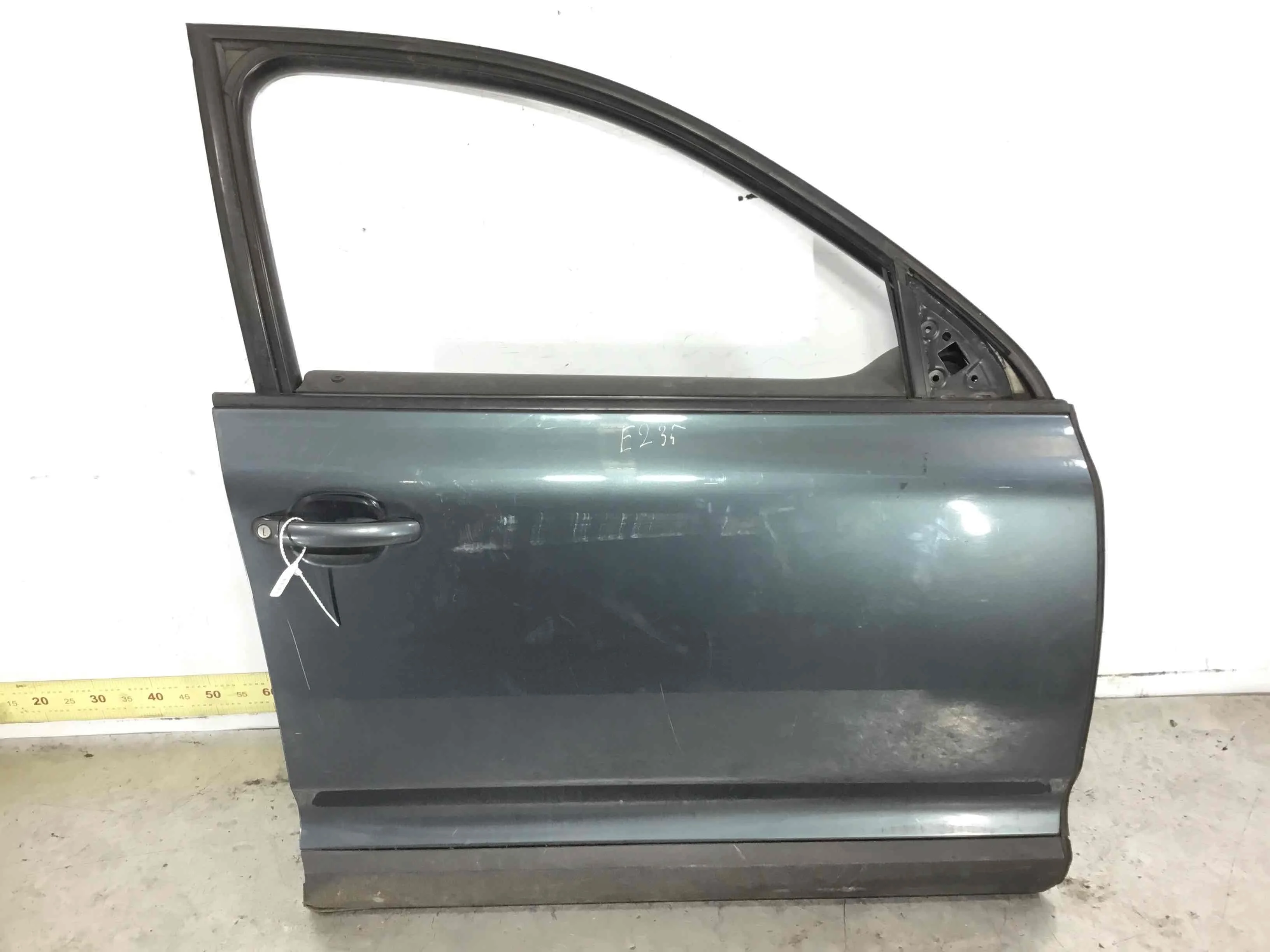 Дверь передняя правая Volkswagen Touareg 1 поколение 2002-2007 дизель 2.5 TDI Автомат Внедорожник