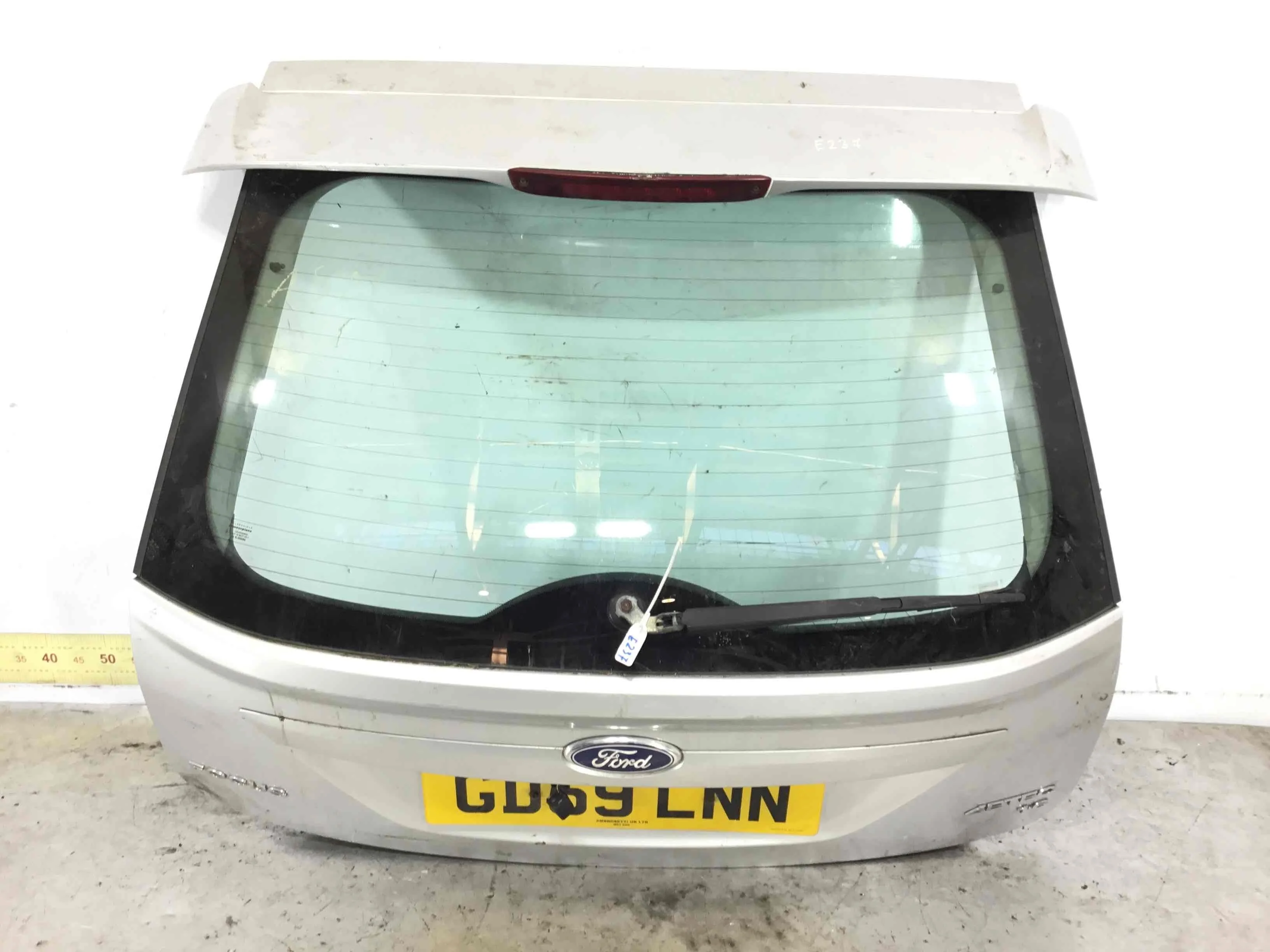 Крышка багажника (дверь 3-5) Ford Focus 2 поколение [рестайлинг] (2008-2011) бензин 1.6 i Механика 5-дв, х/б