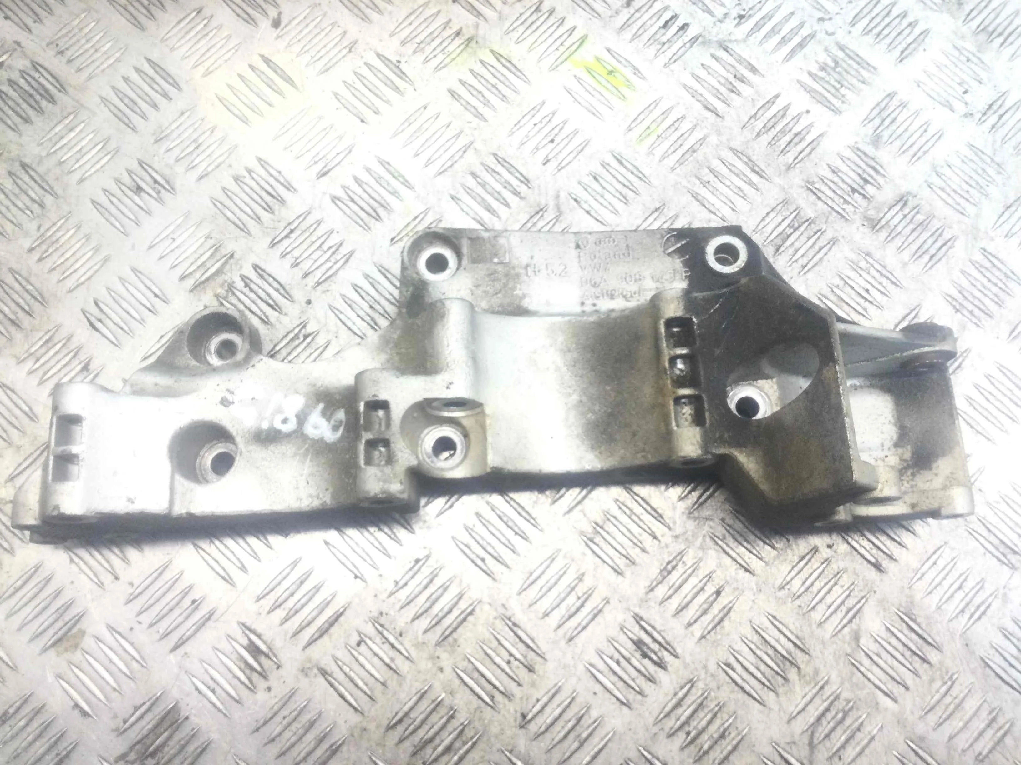 Кронштейн гидроусилителя Volkswagen Bora Bora (1J) 1998 - 2005 бензин 2.0 i Механика Седан