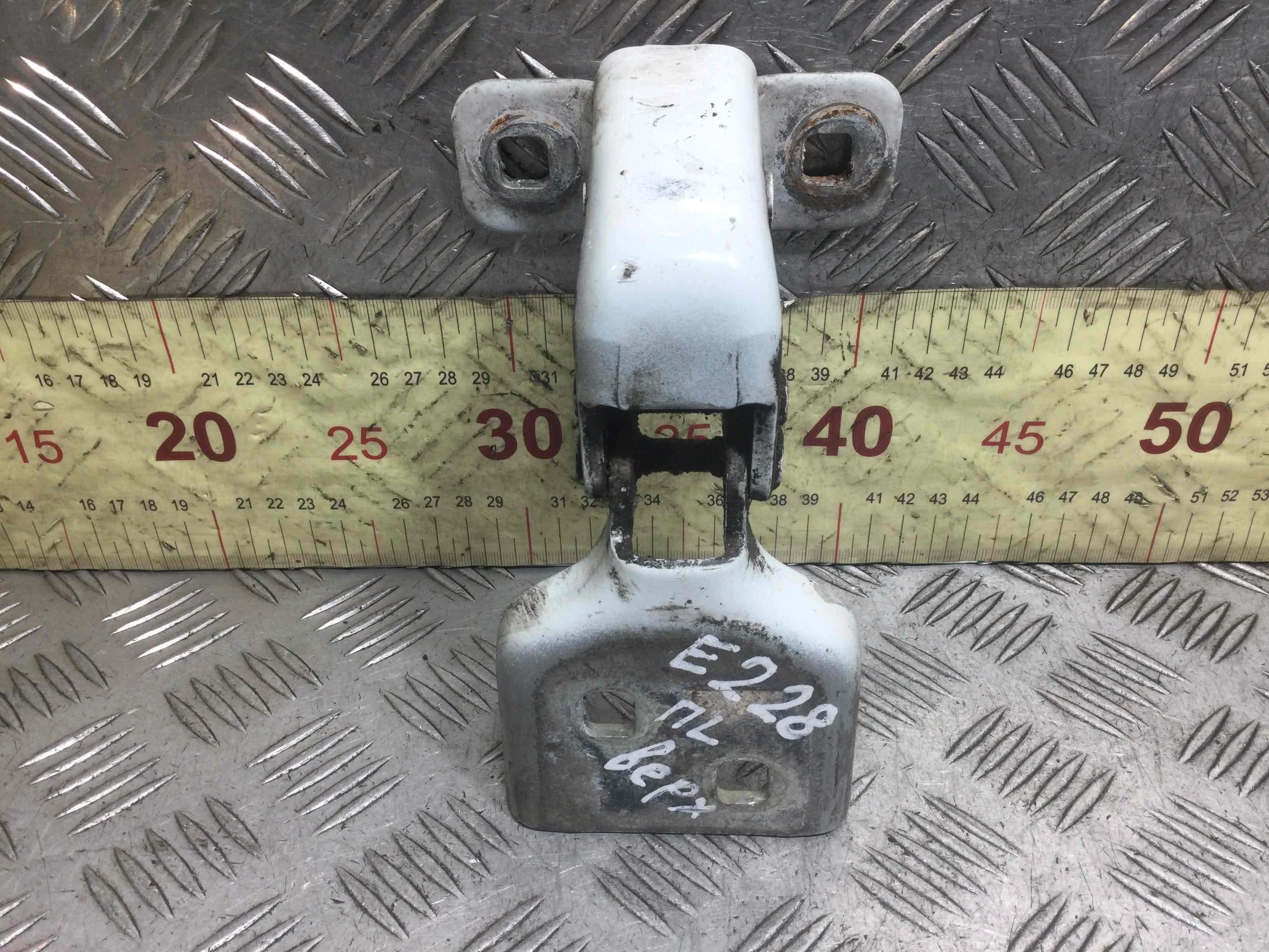 Петля двери передней левой Renault Master 3 поколение [рестайлинг] (2014-2024) дизель 2.3 DCI Механика Микроавтобус