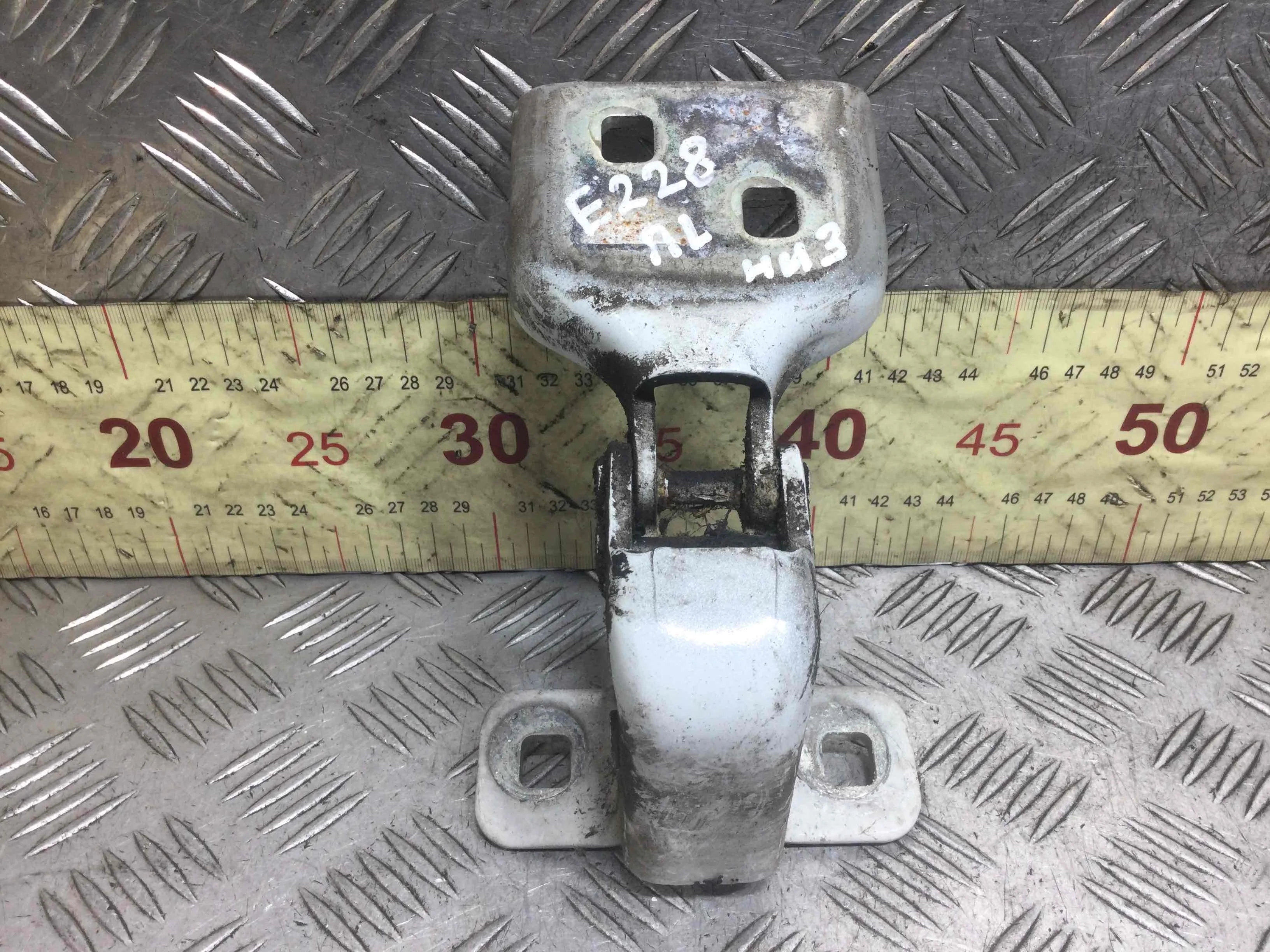 Петля двери передней левой Renault Master 3 поколение [рестайлинг] (2014-2024) дизель 2.3 DCI Механика Микроавтобус