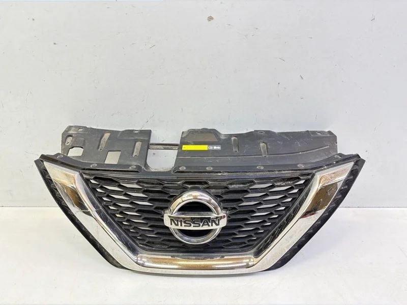 Решетка радиатора Nissan Qashqai 2013-2019 J11
