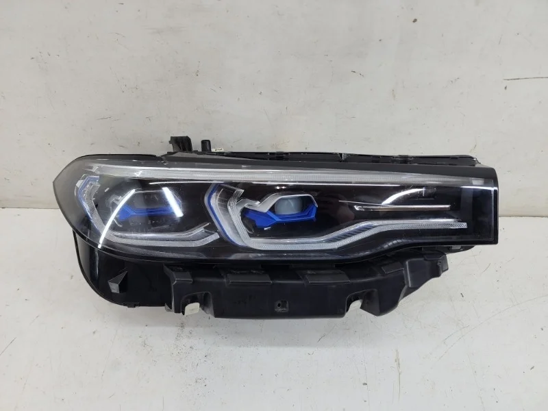 Фара BMW X7 2018-2023 G07