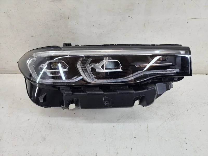 Фара BMW X7 2018-2023 G07