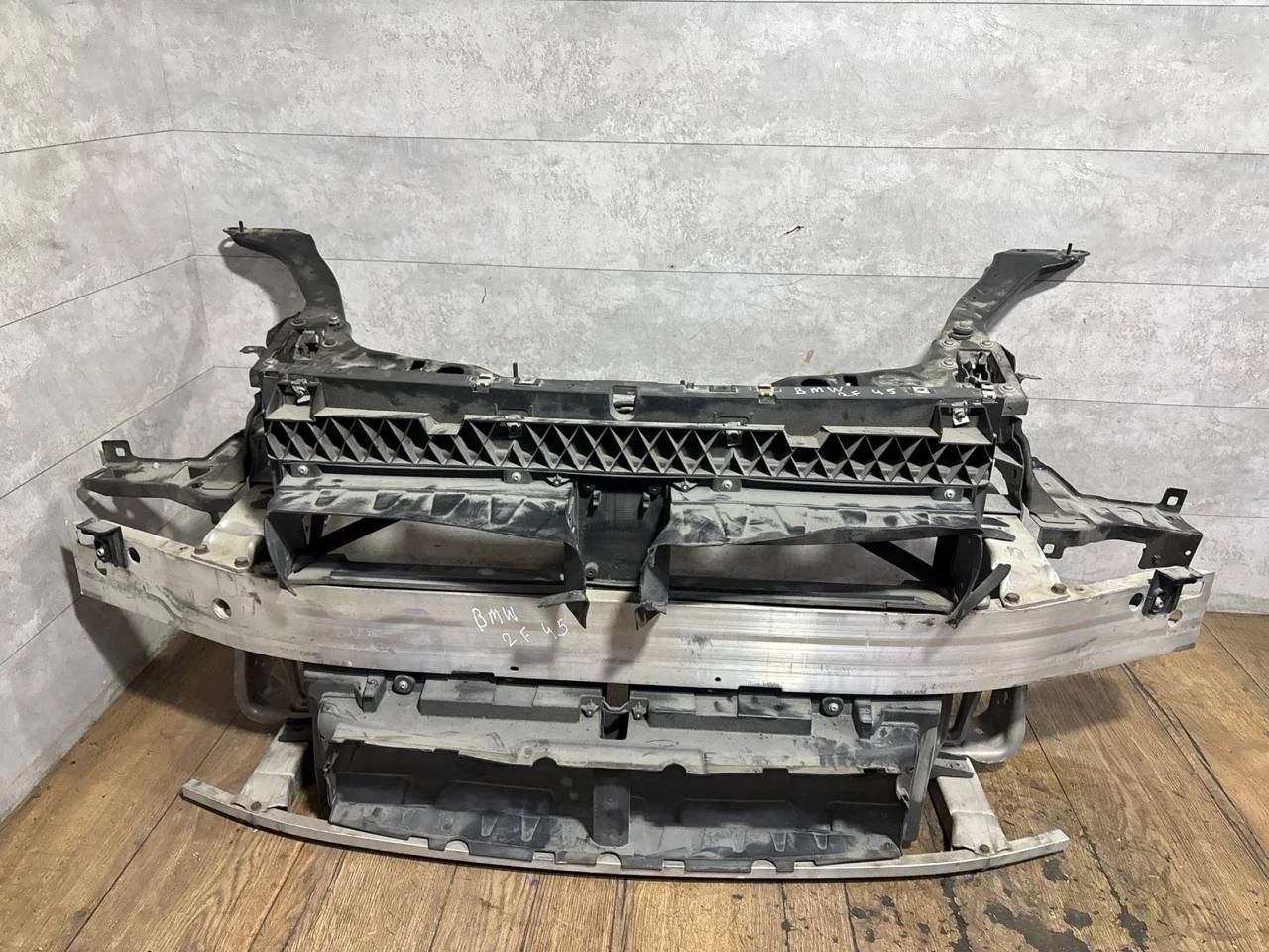 передняя панель (телевизор) BMW 2 Active Tourer F45