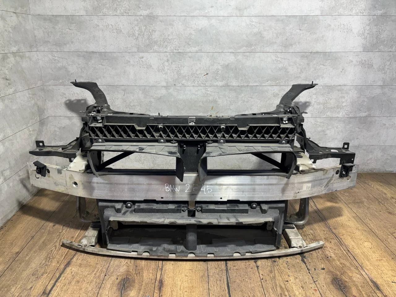 передняя панель (телевизор) BMW 2 Active Tourer F45