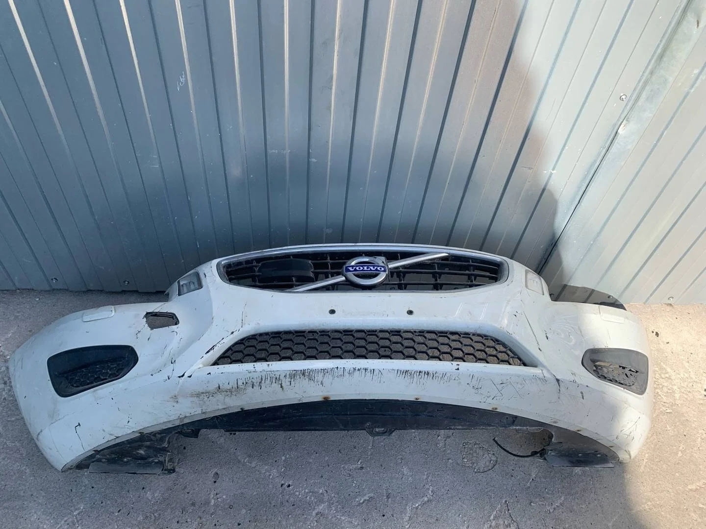 бампер передний Volvo S60 2   Белый