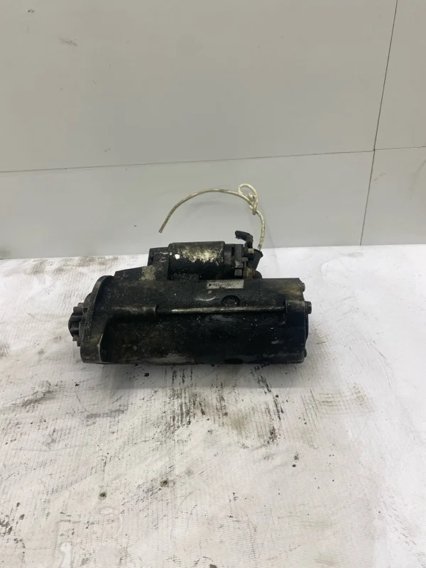 Стартер Nissan Pathfinder 23300EB30B