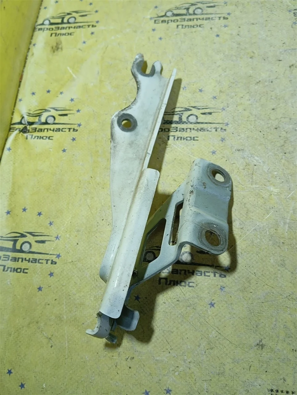 Петля капота Mazda 6 GHP952420B GJ