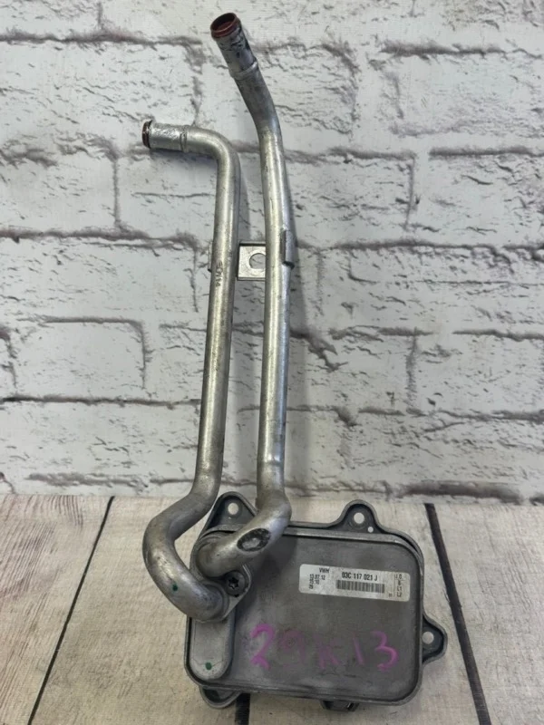 Радиатор масляный VW Tiguan 1 2012