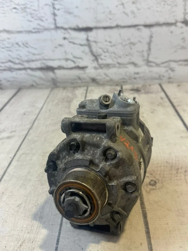 Компрессор кондиционера VW Passat 2009