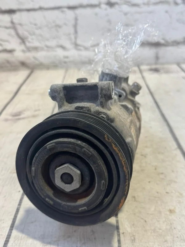 Компрессор кондиционера Audi A4 2014