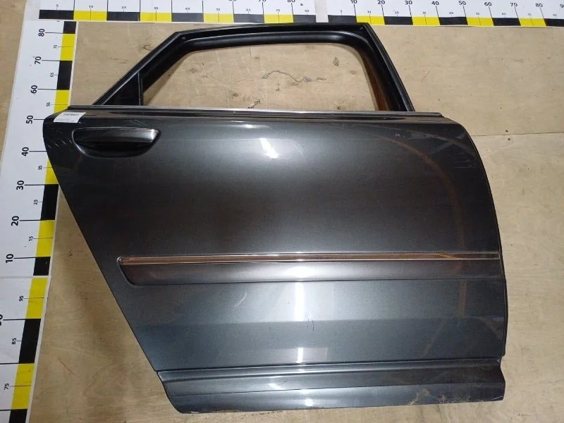 Дверь Audi A8 2009 4E0833052C D3 BVJ 4.2, задняя правая