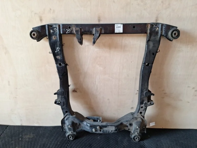 Балка передняя Opel Astra J 2011 13470622 P10 A16XER, передняя