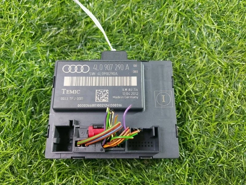Блок управления дверьми Audi Q7 2012 4L0907290A 4L CJT 3.0