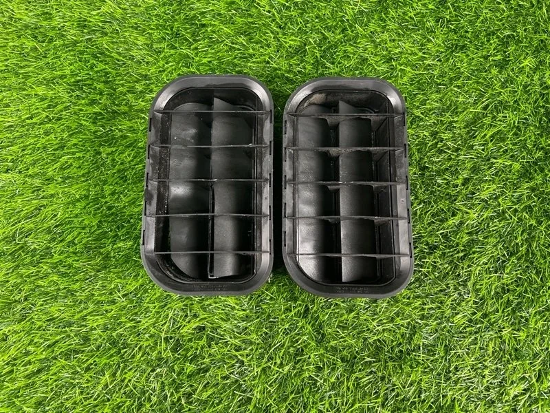 Решетка вентиляционная Audi Q7 2012 4A0819181 4L CJT 3.0