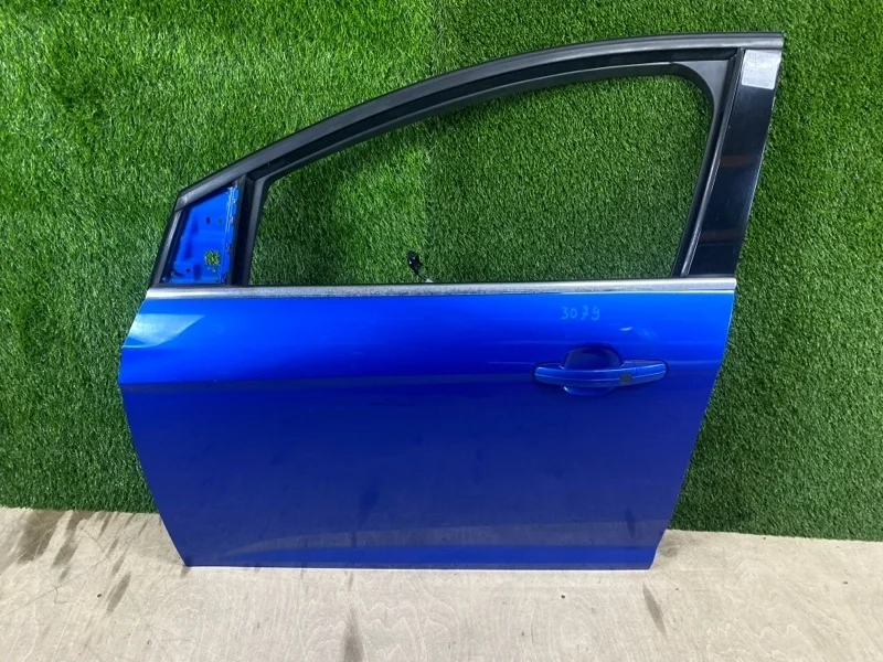 Дверь в сборе Ford Focus 3 2013 2147844 CB8 MGDA, передняя левая