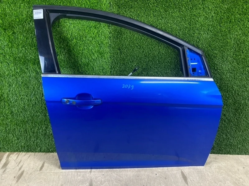 Дверь в сборе Ford Focus 3 2013 2147844 CB8 MGDA, передняя правая