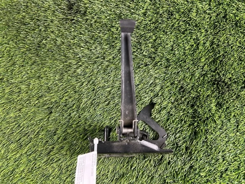 Замок капота Audi A4 2003 8E0823480D B6 ALT 2.0