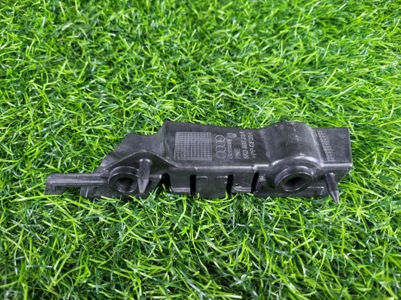 Кронштейн крепления бампера Audi A4 2009 8K0807284 B8 CDH 1.8T, передний правый