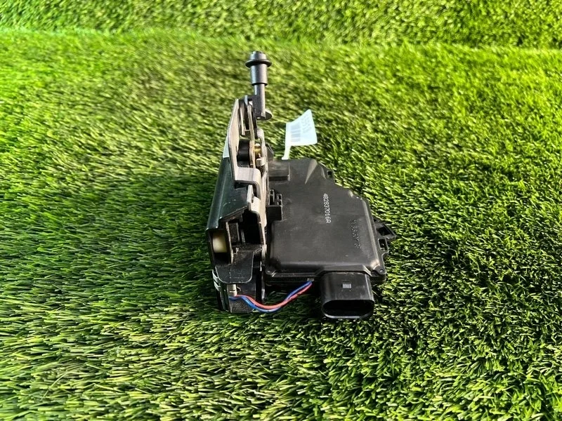 Замок двери Audi A6 Allroad 2002 4B2837016A C5 ARE 2.7T, передний правый