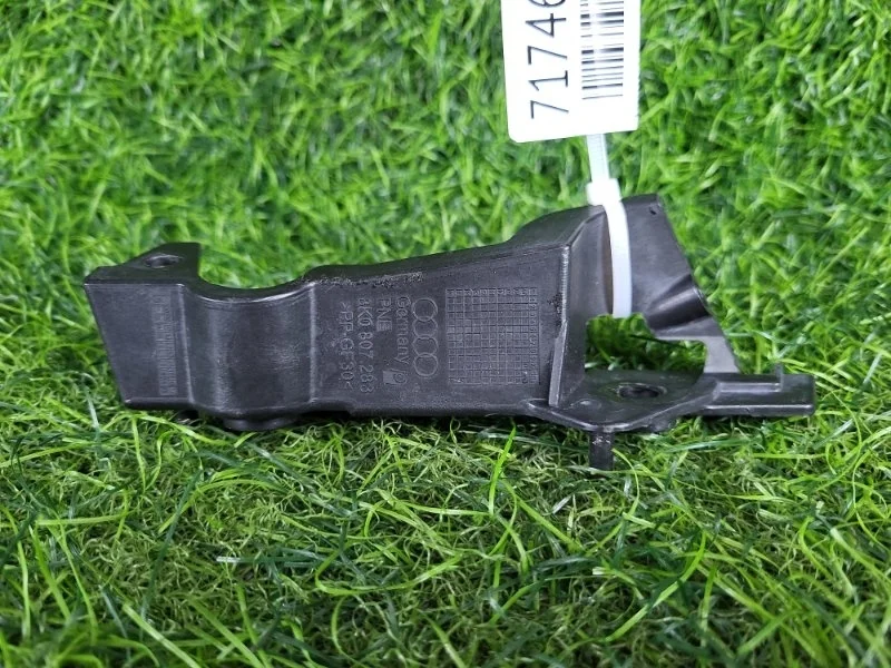 Кронштейн крепления бампера Audi A4 2008 8K0807283 B8 CALA 3.2, передний левый