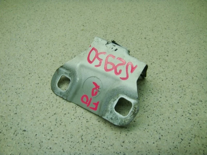 Кронштейн крыла BMW 5 2012 F10