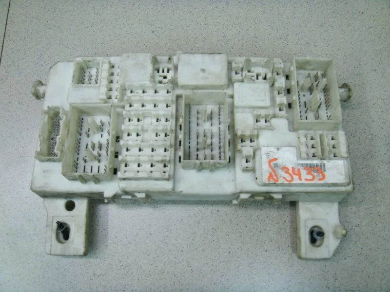 Блок предохранителей салонный Ford Kuga