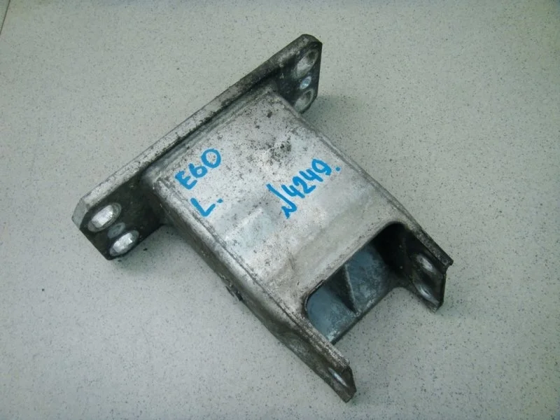 Кронштейн усилителя бампера BMW 5-series 2007 E60