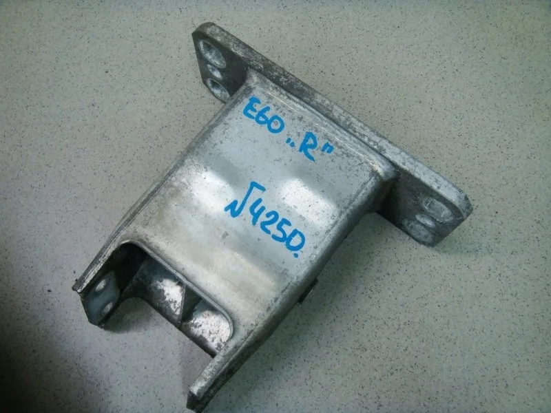 Кронштейн усилителя бампера BMW 5-series 2007 E60