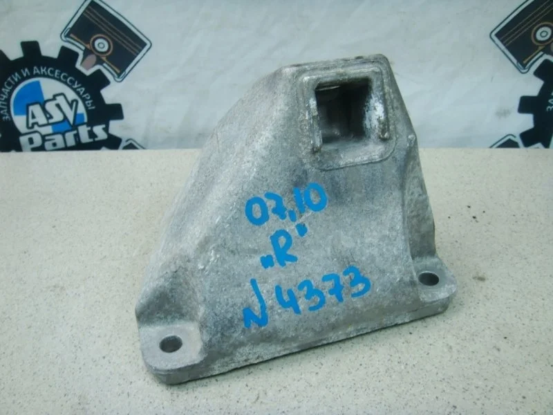 Кронштейн двигателя BMW 5 F10