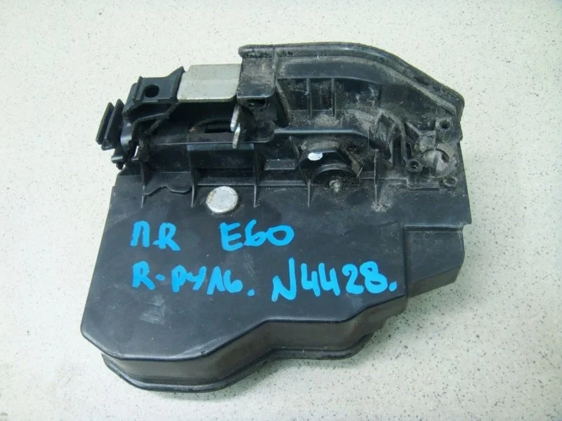 Замок боковой двери BMW 5-series 2007 E60