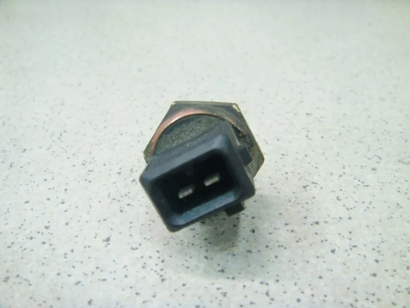 Датчик температуры масла двс BMW X5 2002 E53