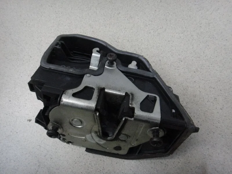 Замок боковой двери BMW X3 2004 E83