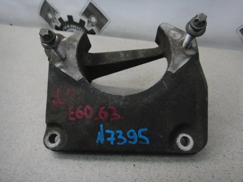 Кронштейн опоры двигателя BMW 5 E60