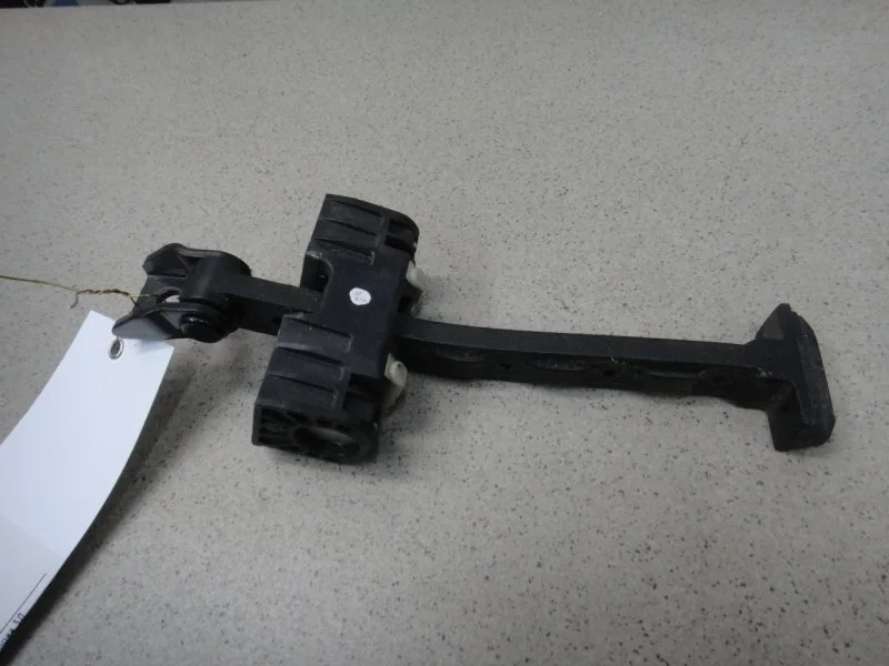 Ограничитель двери BMW 5 F10