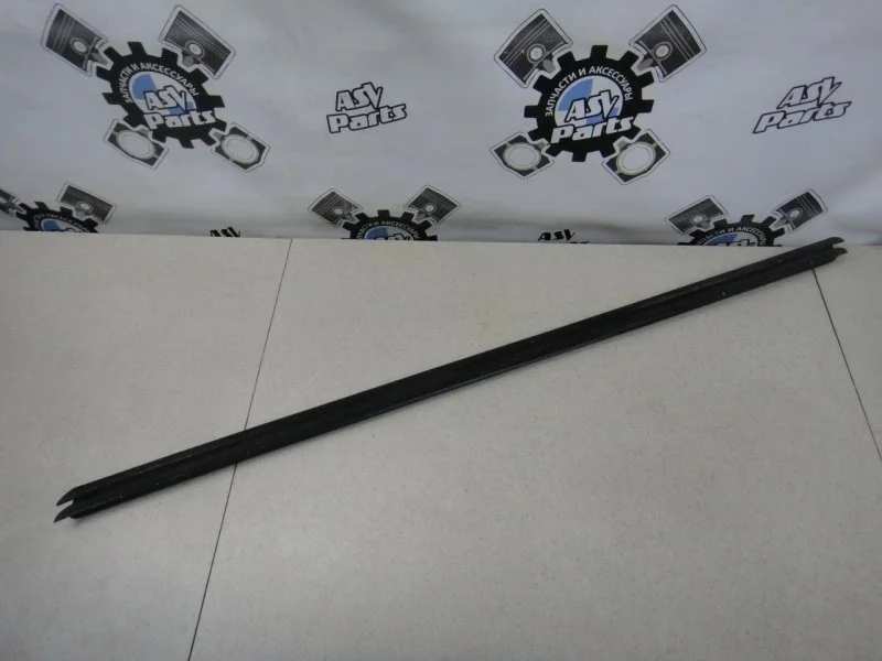 Уплотнитель стекла двери BMW x5 E53