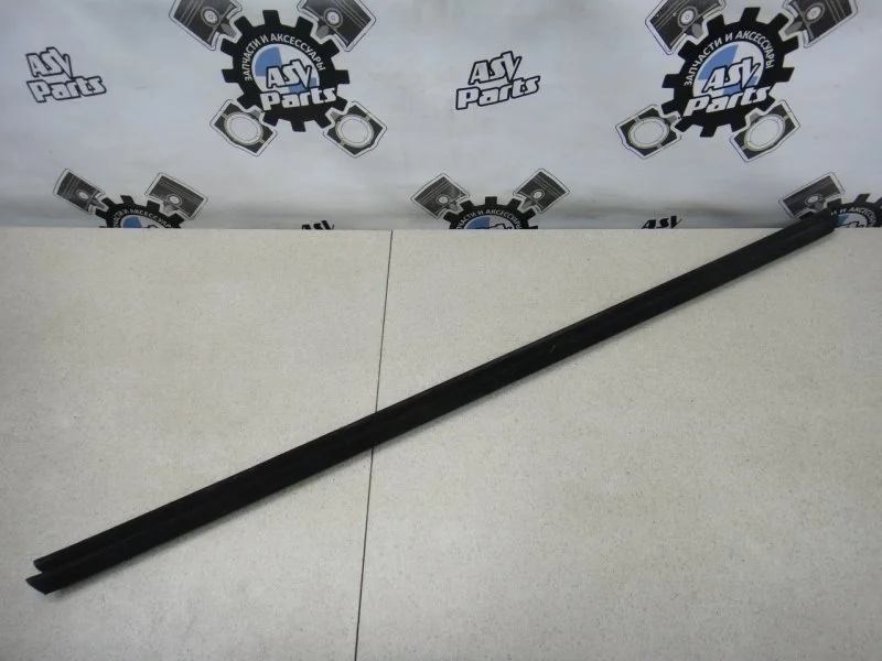 Уплотнитель стекла двери BMW x5 E53