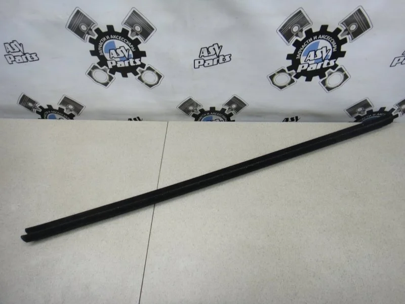 Уплотнитель стекла двери BMW x5 E53