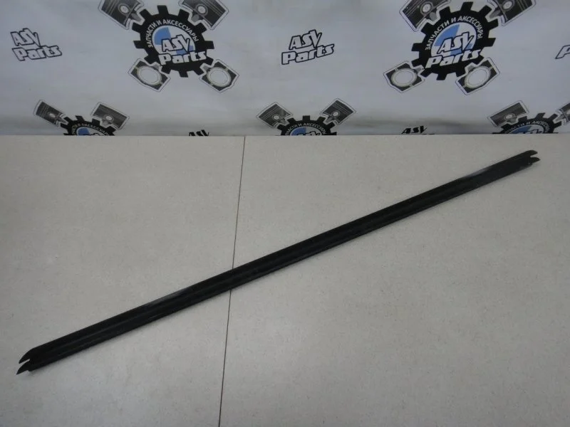 Уплотнитель стекла двери BMW x5 E53