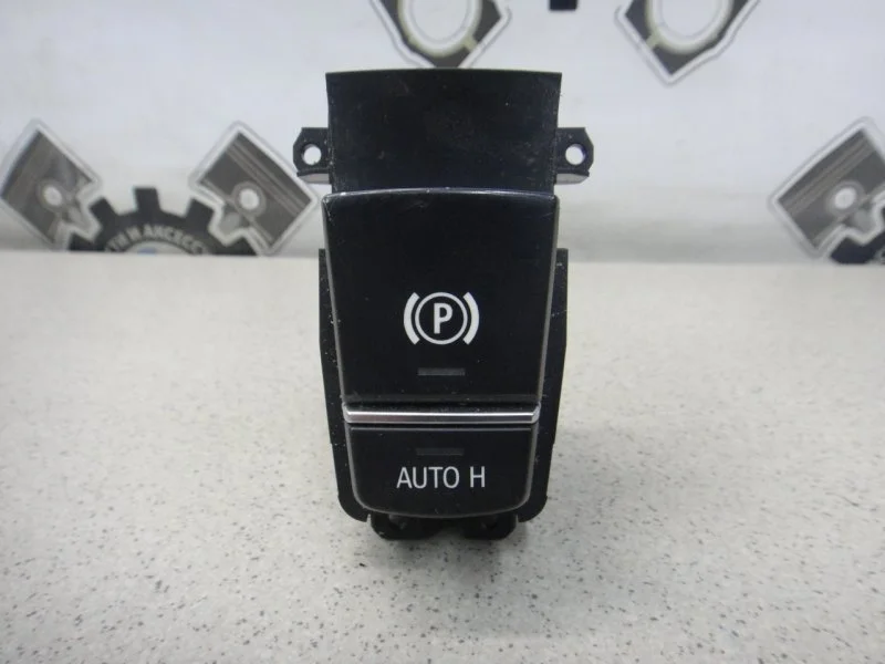 Кнопка стояночного тормоза BMW 5-Series F10