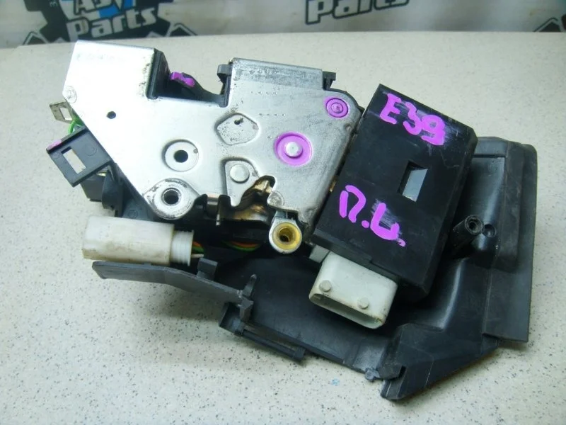 Замок боковой двери BMW 5-Series 1997 E39