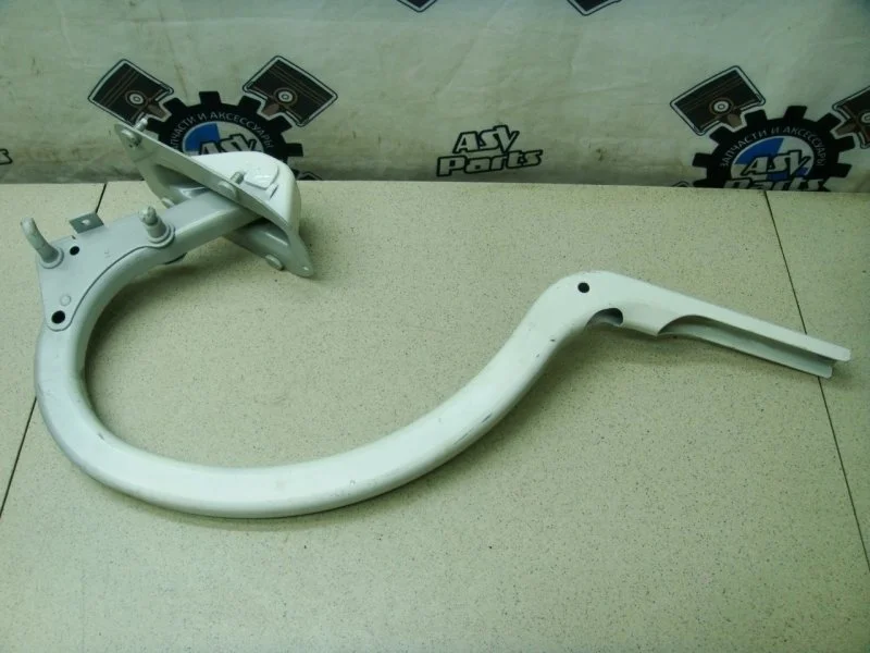 Петля крышки багажника BMW 5-Series 2012 F10