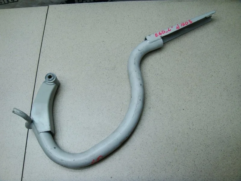 Петля крышки багажника BMW 5-Series 2005 E60